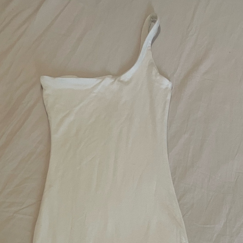 Reona Elegant One-Shoulder White Dress - Picture 2 of 6